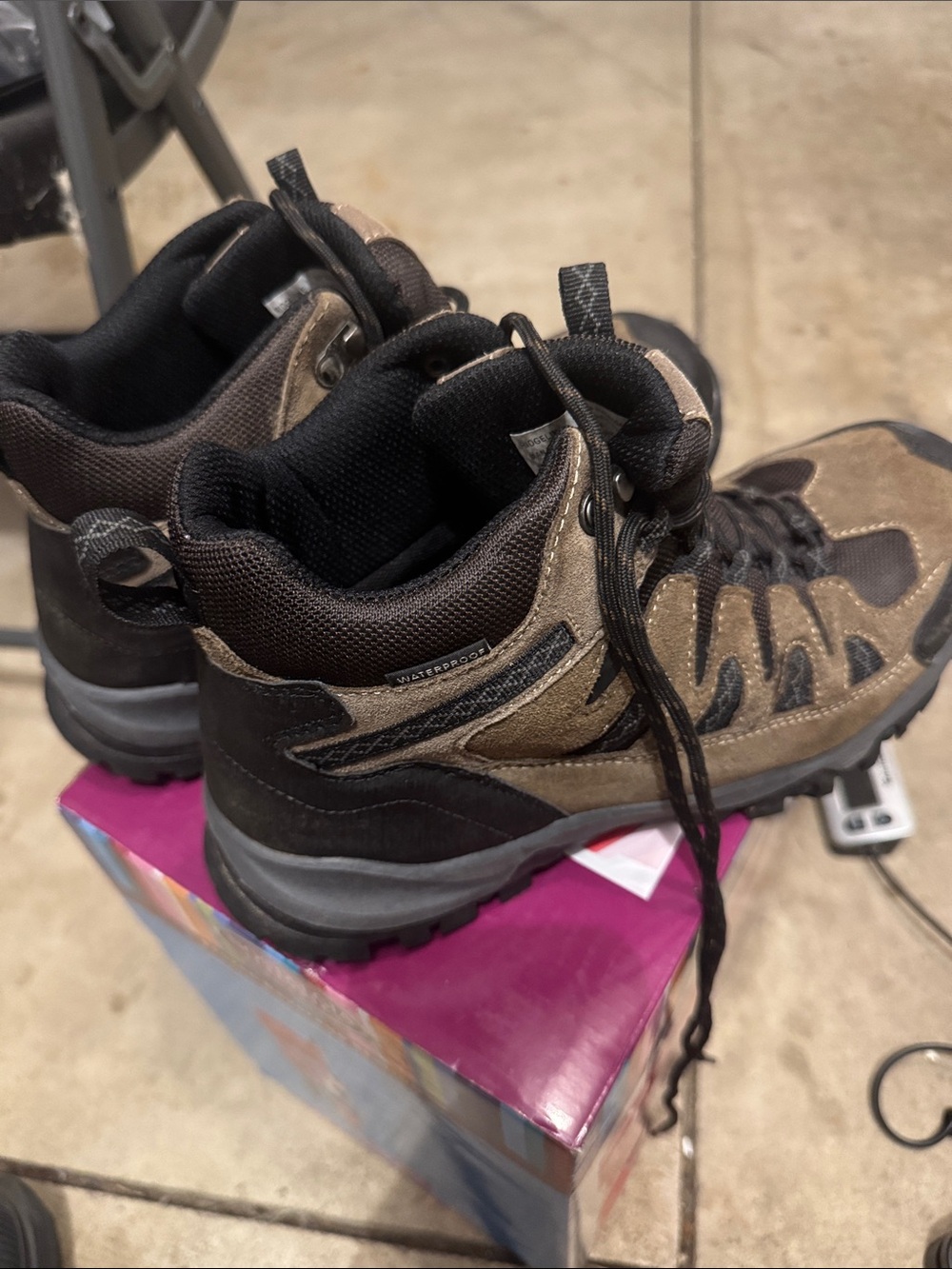 Eddie Bauer Ridgeline Men’s Brown Leather Waterproof Hiking Boots size 9